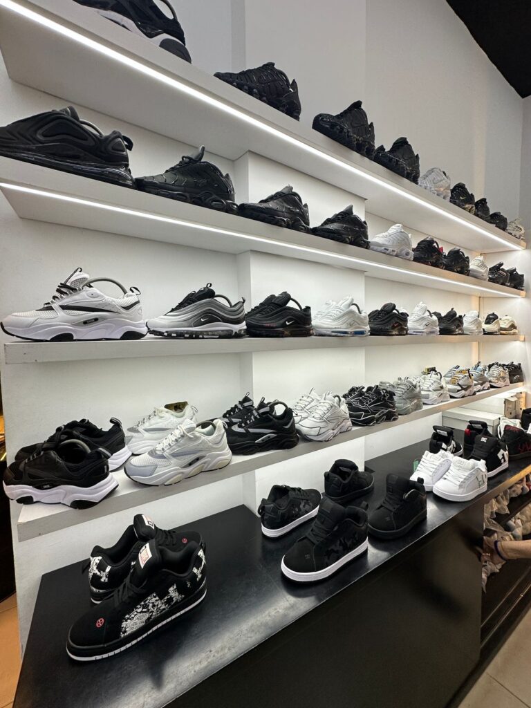 store8