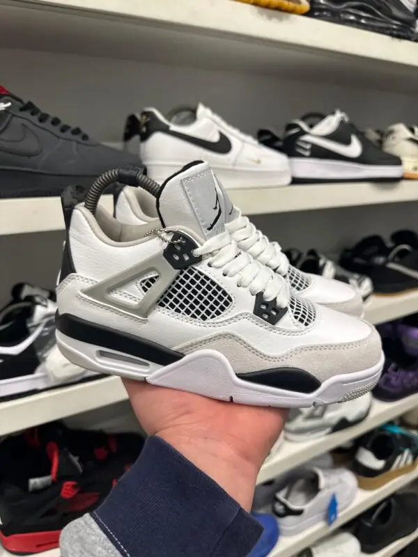 Air Jordan 4