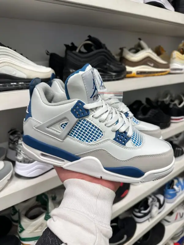 Air Jordan 4 - Image 2
