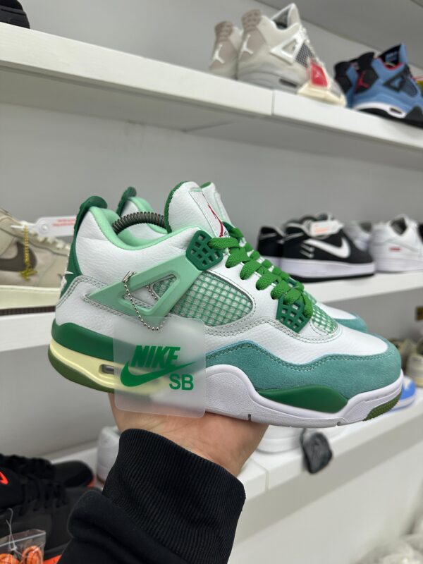 Air Jordan 4 - Image 10