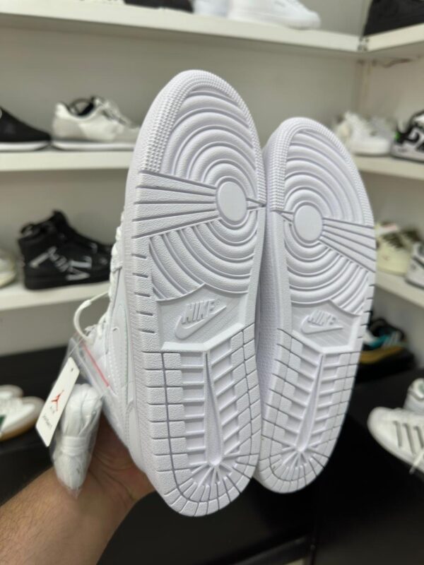 AIR Jordan 1 - Image 4