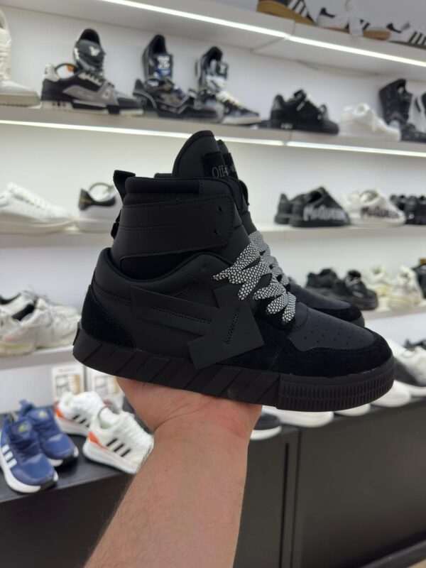 Off-White - Image 6
