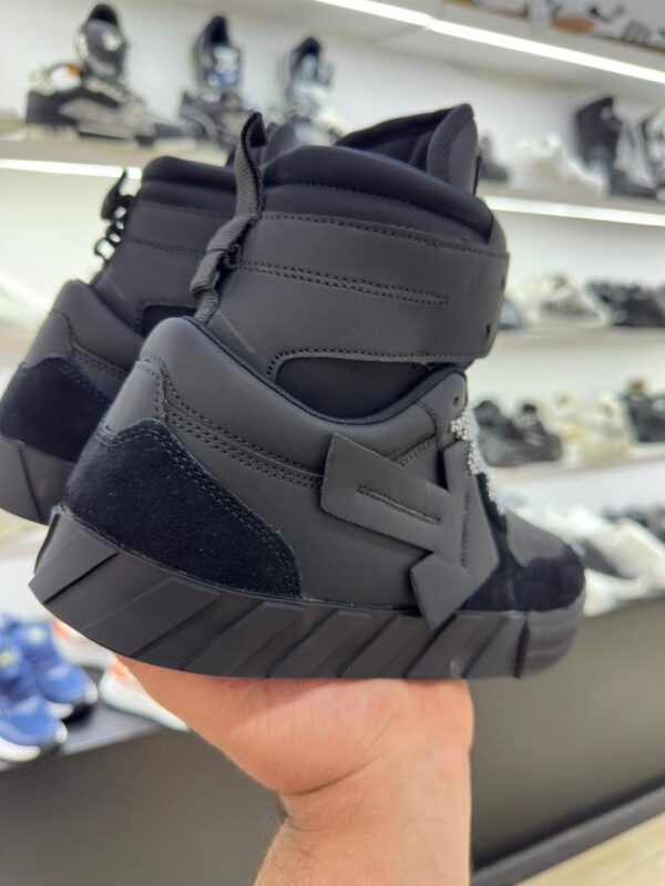 Off-White - Image 5